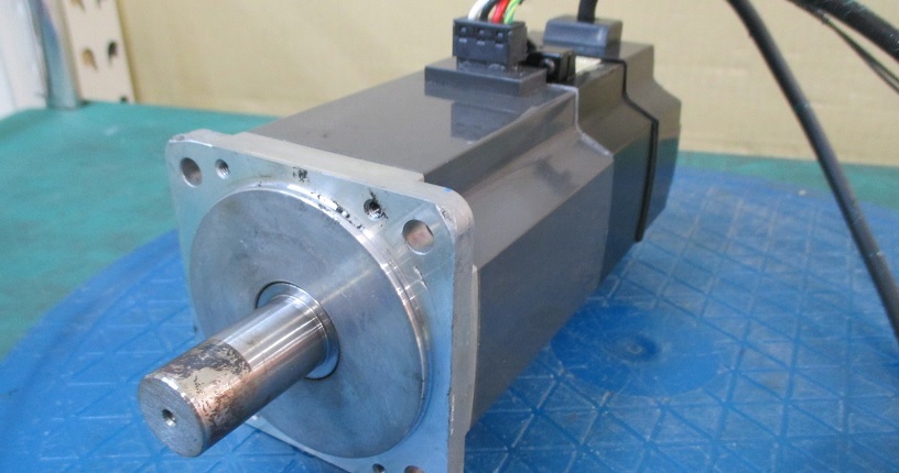 三菱電機製 サーボモータ（SERVO MOTOR） HC-KFS73B｜基板・電子機器 